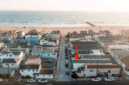 Steps to the beach! Free Parking, Outdoor Shower