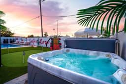 Ultimate Getaway, Pool, Hot Tub & Mini Golf - Image 4