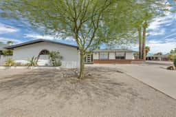 Pool, Backyard & Billiards! Ideal Tempe location