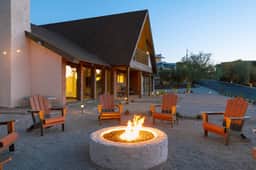 Desert Views, Hot Tub, Sauna & Cold Plunge