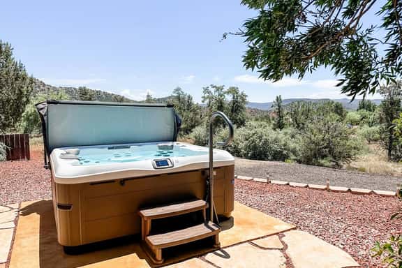 Red Rock Views, Hot Tub & Backyard Trails - Image 1