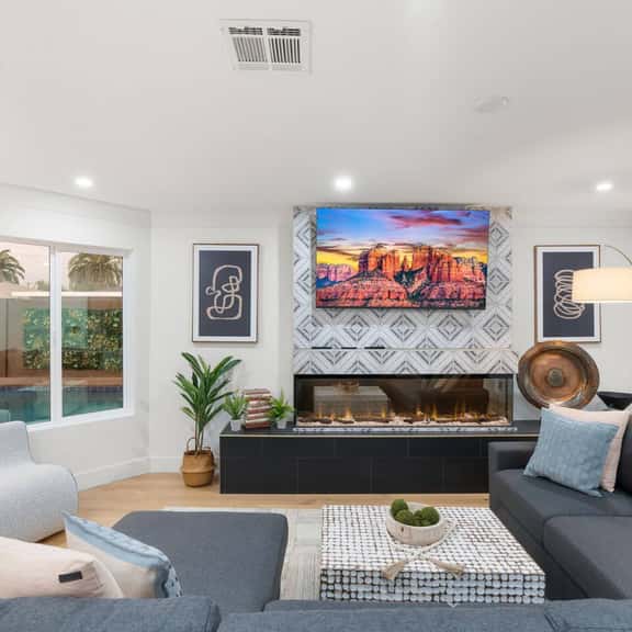 Heated Pool, Game Room & Chef's Kitchen - Image 1