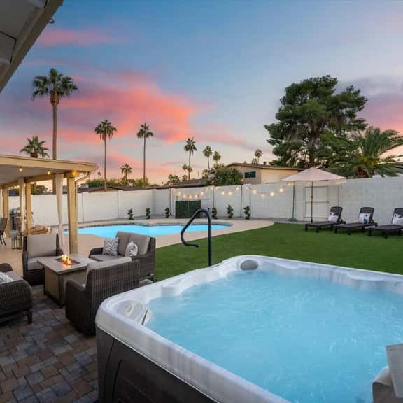 Stylish Desert Family Getaway + Pool - Image 1