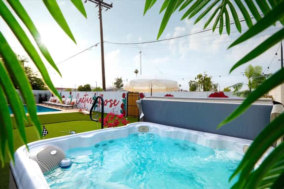 Ultimate Getaway, Pool, Hot Tub & Mini Golf