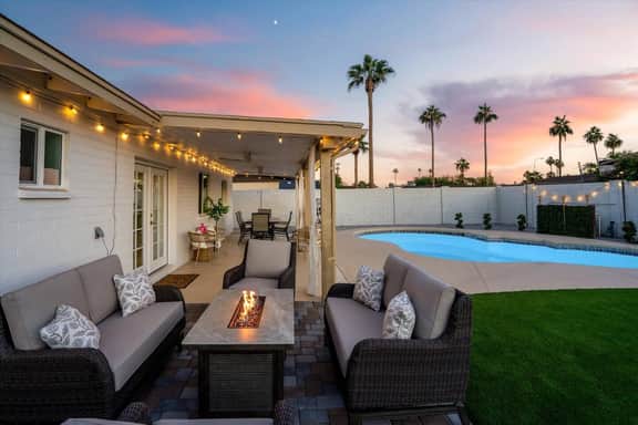 Stylish Desert Family Getaway + Pool