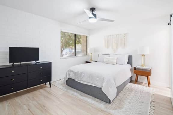 Old Town Family Stay near Trolley & Waterfront