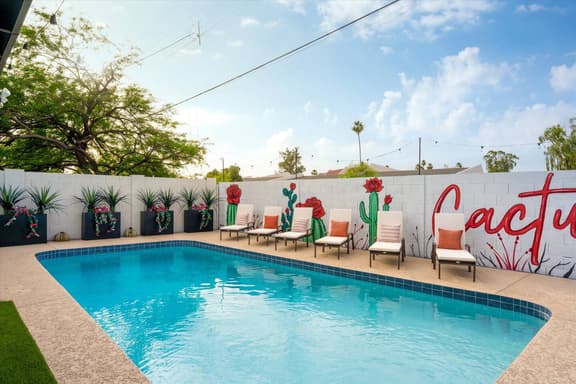 Ultimate Getaway, Pool, Hot Tub & Mini Golf
