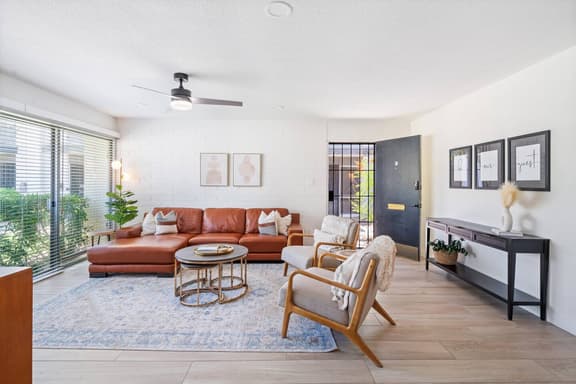 Old Town Family Stay near Trolley & Waterfront