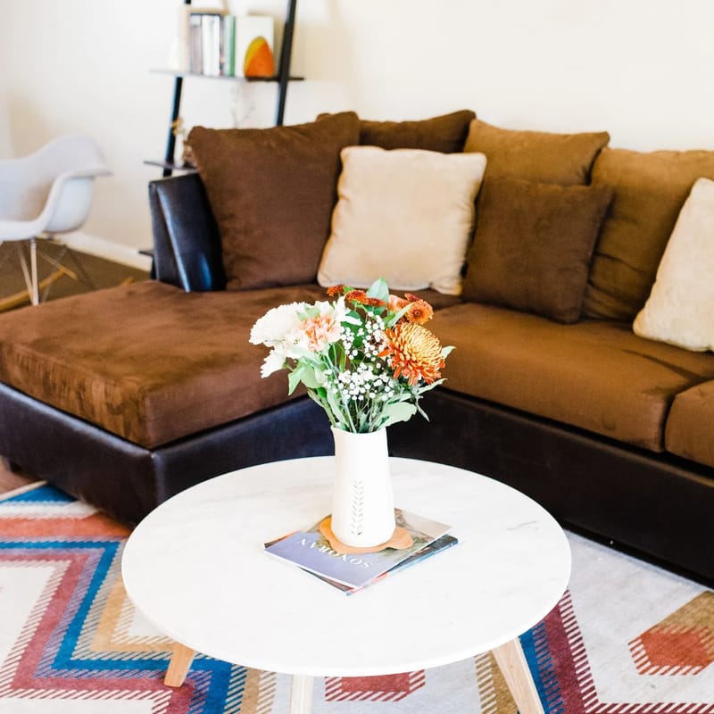Sunlit Escape, Pool Access, Pet-Friendly
